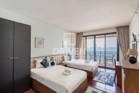Apartment in Palm Jumeirah, Dubai 2 bedrooms, 164 sq.m. № 20885 - photo 4