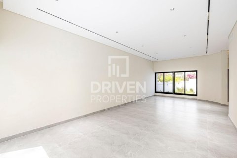 Villa en Umm Suqeim, Dubai, 4 dormitorios, 362 m², № 20889 - foto 2