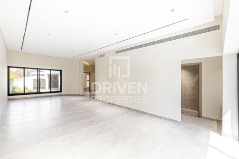 Villa en Umm Suqeim, Dubai, 4 dormitorios, 362 m², № 20889 - foto 1