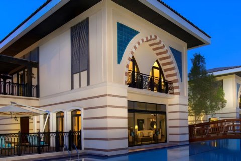 Villa à Palm Jumeirah, Dubai, 5 chambres, 413 m², № 48476 - photo 1