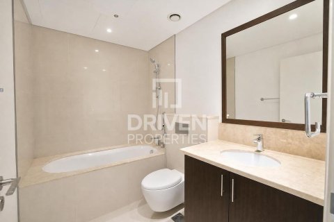 Apartment in BLVD Crescent, Downtown Dubai (Downtown Burj Dubai), Dubai 2 bedrooms, 151.62 sq.m. № 128891 - photo 16
