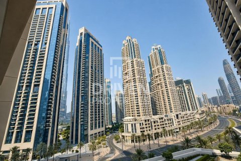 Apartment in BLVD Crescent, Downtown Dubai (Downtown Burj Dubai), Dubai 2 bedrooms, 151.62 sq.m. № 128891 - photo 21