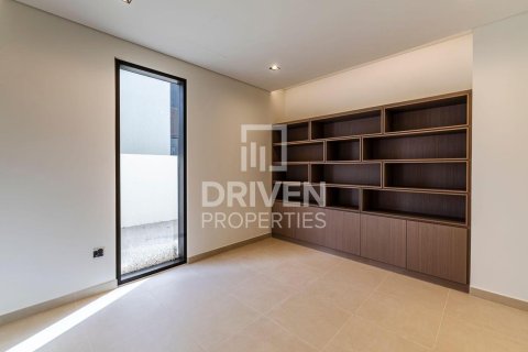 Villa in Golf Place, Dubai Hills Estate, Dubai 5 bedrooms, 705.04 sq.m. № 128892 - photo 4