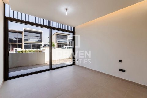 Villa in Golf Place, Dubai Hills Estate, Dubai 5 bedrooms, 705.04 sq.m. № 128892 - photo 22