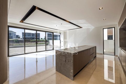 Villa in Golf Place, Dubai Hills Estate, Dubai 5 bedrooms, 705.04 sq.m. № 128892 - photo 2