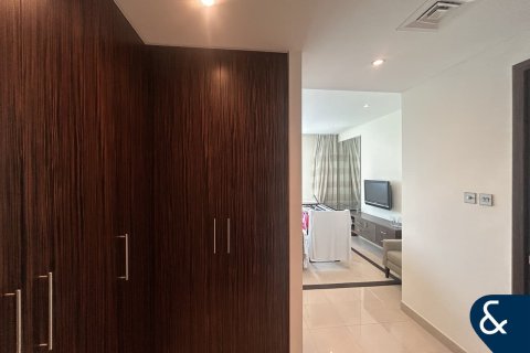 Apartment in Jumeirah Lake Towers, Dubai 2 bedrooms, 117 sq.m. № 98422 - photo 11