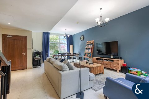 تاون هاوس في دائرة قرية جميرا, دبي 3 غرف نوم, 286 م² رقم 98431 - صورة 1