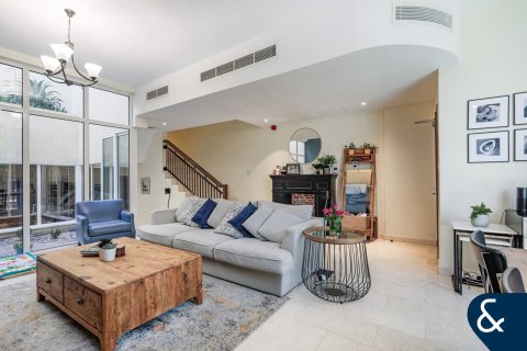 تاون هاوس في دائرة قرية جميرا, دبي 3 غرف نوم, 286 م² رقم 98431 - صورة 3