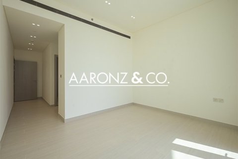 Apartment in Jumeirah Village Circle, Dubai 2 bedrooms, 172 sq.m. № 96658 - photo 4