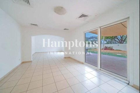 Villa in Meadows 1, Meadows, Dubai 3 bedrooms, 310.76053500 sq.m. № 63872 - photo 9