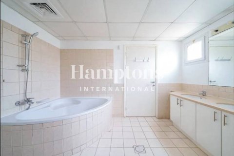 Villa in Meadows 1, Meadows, Dubai 3 bedrooms, 310.76053500 sq.m. № 63872 - photo 6