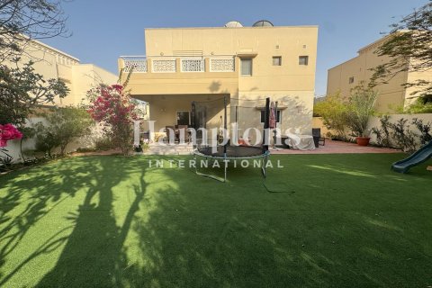 Villa in Meadows 1, Meadows, Dubai 3 bedrooms, 310.76053500 sq.m. № 63872 - photo 1