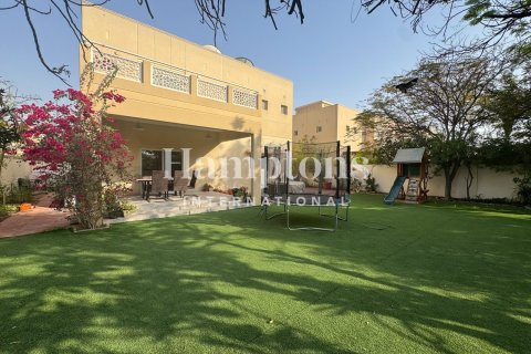 Villa in Meadows 1, Meadows, Dubai 3 bedrooms, 310.76053500 sq.m. № 63872 - photo 2