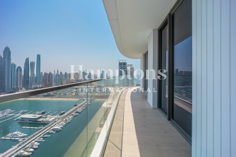 Apartment in Dubai Harbour, Dubai 4 bedrooms, 235.04459000 sq.m. № 63871 - photo 1