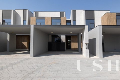 Townhouse in Mudon, Dubai 3 bedrooms, 176 sq.m. № 39396 - photo 1