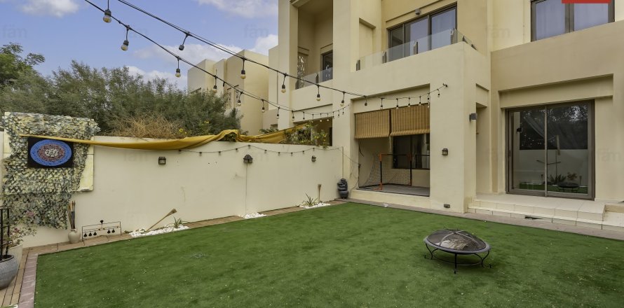 Adosado en Reem, Dubai, 3 dormitorios, 232.3 m², № 77744