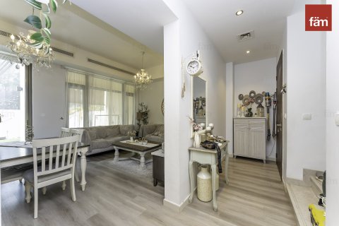 Adosado en Reem, Dubai, 3 dormitorios, 232.3 m², № 77744 - foto 8