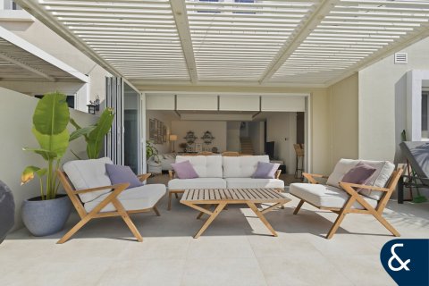 Купить виллу в Ghadeer, The Lakes, Дубай: 3 спальни, 236м², № 91393 - фото 7