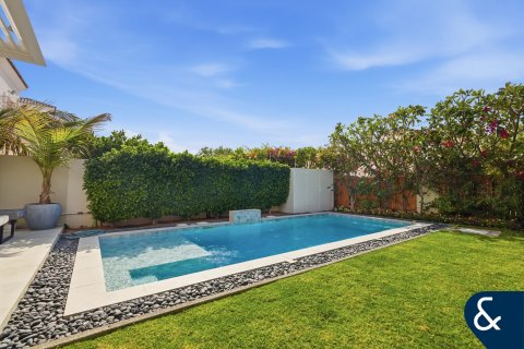 Купить виллу в Ghadeer, The Lakes, Дубай: 3 спальни, 236м², № 91393 - фото 8