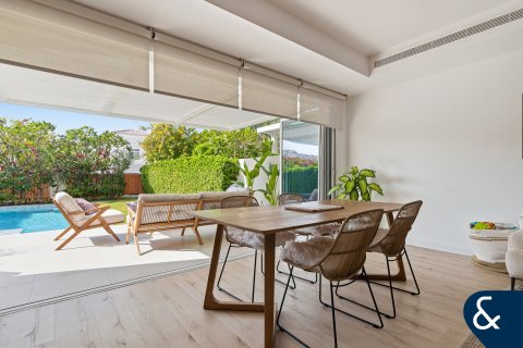 Купить виллу в Ghadeer, The Lakes, Дубай: 3 спальни, 236м², № 91393 - фото 3