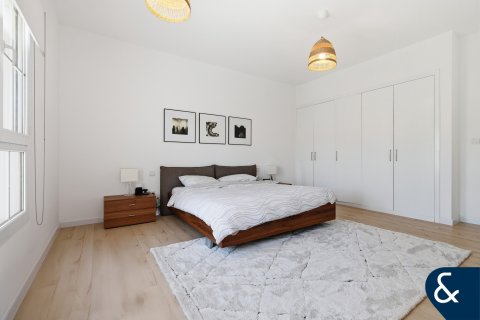 Купить виллу в Ghadeer, The Lakes, Дубай: 3 спальни, 236м², № 91393 - фото 19