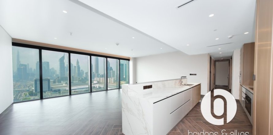 Apartment in Dubai 2 bedrooms, 150 sq.m. № 98138