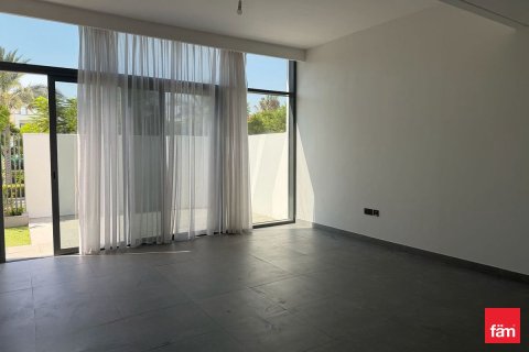 Villa à Dubai, 4 chambres, 249.6 m², № 112556 - photo 2
