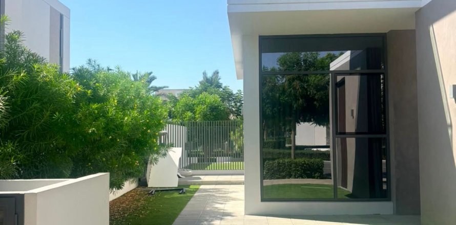 Villa à Dubai, 4 chambres, 249.6 m², № 112556