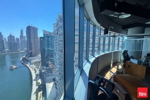 Bureau à Business Bay, Dubai, 94.2 m², № 112553 - photo 8