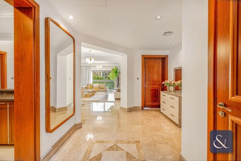 Apartment in The Fairmont Palm Residences, Palm Jumeirah, Dubai 2 bedrooms, 185 sq.m. № 76171 - photo 5