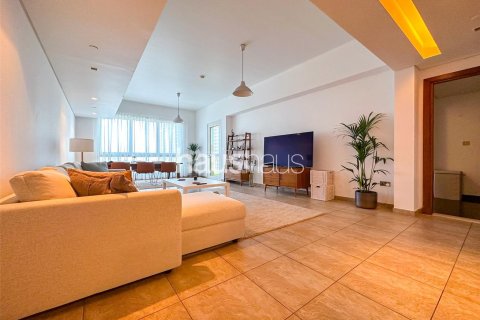Apartment in Marina Residences, Palm Jumeirah, Dubai 2 bedrooms, 174 sq.m. № 44131 - photo 1
