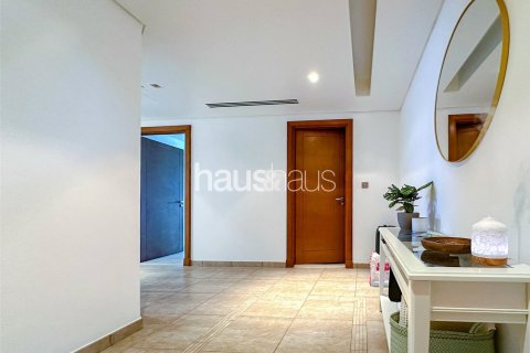 Apartment in Marina Residences, Palm Jumeirah, Dubai 2 bedrooms, 174 sq.m. № 44131 - photo 7