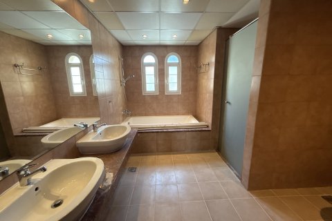 Adosado en Jumeirah Village Triangle, Dubai, 2 dormitorios, 240 m², № 96920 - foto 12