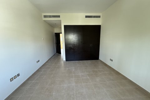 Adosado en Jumeirah Village Triangle, Dubai, 2 dormitorios, 240 m², № 96920 - foto 9