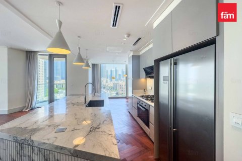 Снять в аренду квартиру в Даунтаун Дубай (Даунтаун Бурдж Дубай), Дубай: 3 спальни, 186.9м², № 93728 - фото 3