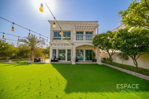 Villa à Jumeirah Village Triangle, Dubai, 2 chambres, 250 m², № 62287 - photo 1