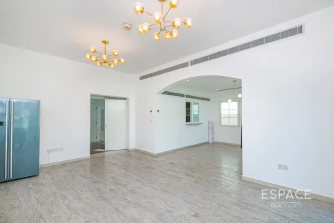 Villa à Jumeirah Village Triangle, Dubai, 2 chambres, 250 m², № 62287 - photo 3