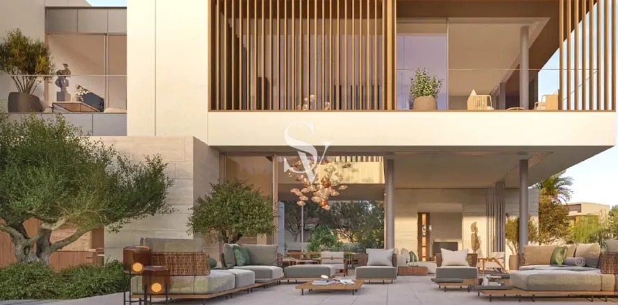 Villa in Dubai Land, Dubai 5 bedrooms, 758 sq.m. № 68312