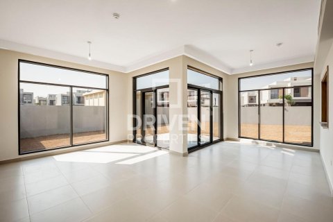 Villa en The Pulse, Dubai South (Dubai World Central), Dubai, 5 dormitorios, 307 m², № 66596 - foto 4