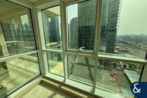 Apartment in Jumeirah Lake Towers, Dubai 2 bedrooms, 110 sq.m. № 98917 - photo 6
