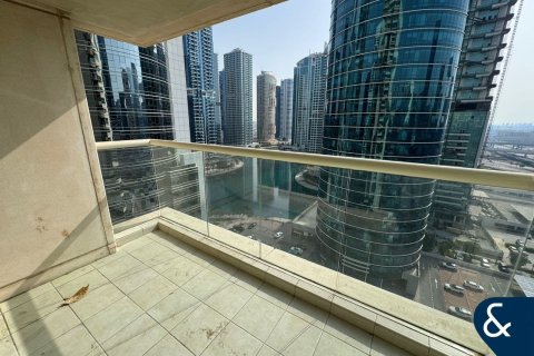 Apartment in Jumeirah Lake Towers, Dubai 2 bedrooms, 110 sq.m. № 98917 - photo 3