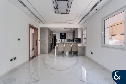 Снять в аренду виллу в Джумейра Вилладж Серкл, Дубай: 3 спальни, 665м², № 76412 - фото 5