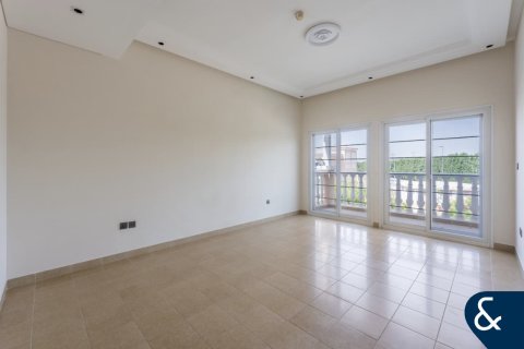 Снять в аренду виллу в Джумейра Вилладж Серкл, Дубай: 3 спальни, 665м², № 76412 - фото 16