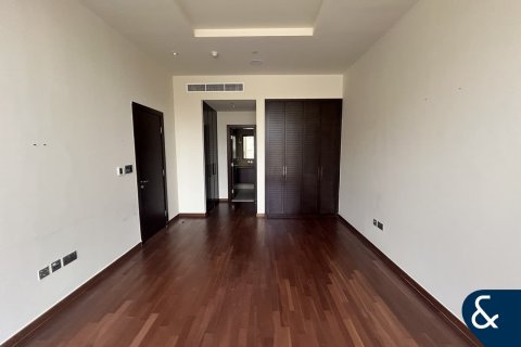 Apartment in Tiara Residences, Palm Jumeirah, Dubai 2 bedrooms, 156 sq.m. № 76414 - photo 12