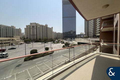 Apartment in Tiara Residences, Palm Jumeirah, Dubai 2 bedrooms, 156 sq.m. № 76414 - photo 16