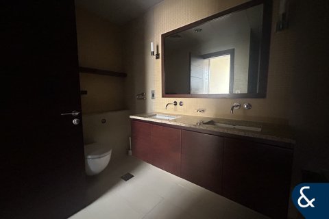 Apartment in Tiara Residences, Palm Jumeirah, Dubai 2 bedrooms, 156 sq.m. № 76414 - photo 14