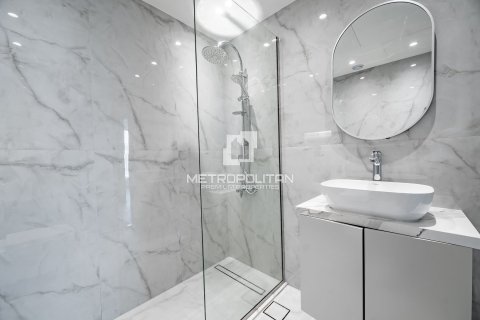 Apartment in Lake Almas West, Jumeirah Lake Towers, Dubai 2 bedrooms, 90 sq.m. № 74186 - photo 17