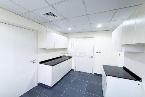 Снять в аренду виллу в DAMAC Hills (Akoya by DAMAC), Дубай: 6 спален, 563м², № 74197 - фото 2