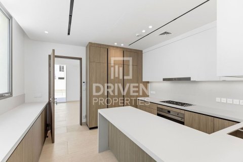 Villa en Jumeirah Park, Dubai, 5 dormitorios, 373.93 m², № 126679 - foto 4