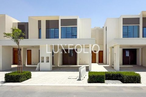 Townhouse in The Valley, Dubai 3 bedrooms, 175 sq.m. № 45275 - photo 1